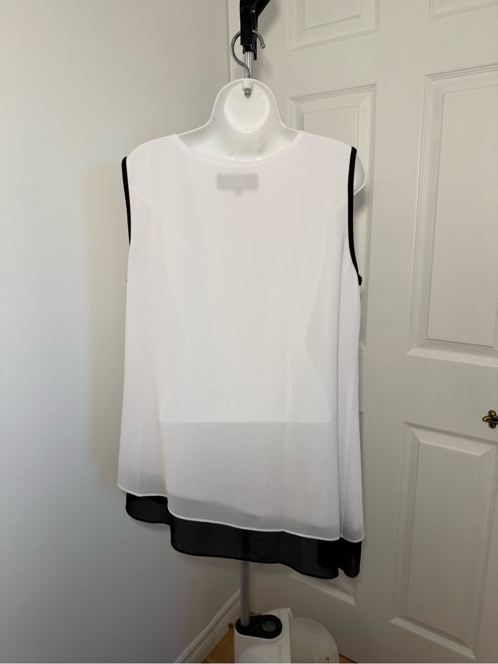 Amanda Collection - Top - Picture 5 of 7